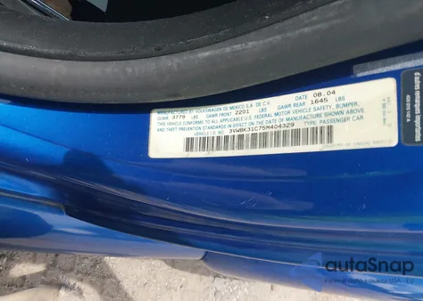 2005 Volkswagen New Beetle Gl z USA, uszkodzony, nr VIN 3VWBK31C75M404329